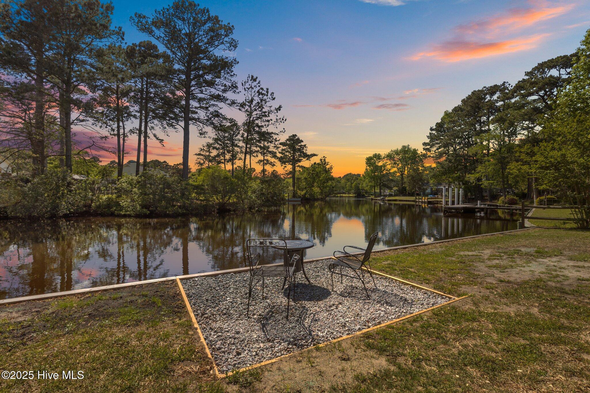 204 Gangplank Road New Bern, NC 28562 - Photo 35 of 47 Coffee or Cocktails?