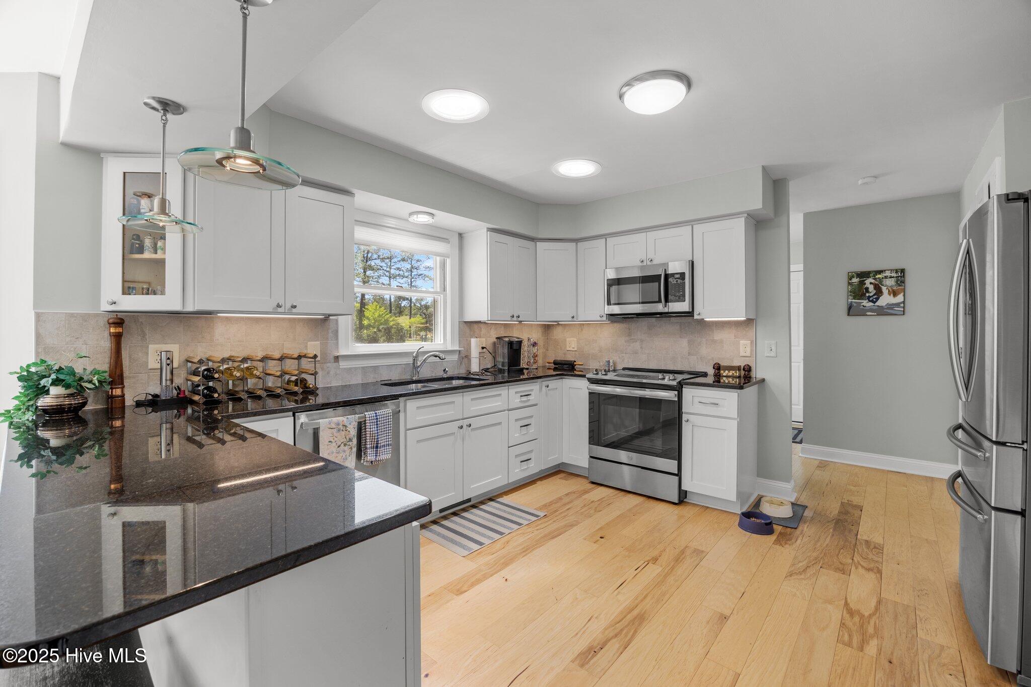 204 Gangplank Road New Bern, NC 28562 - Photo 6 of 47 A Chef's Dream!