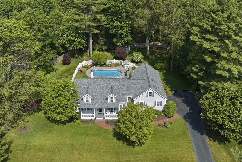 106 Tearall Road Raynham, MA 02767 - Photo 2 of 38 Gallery Image 2