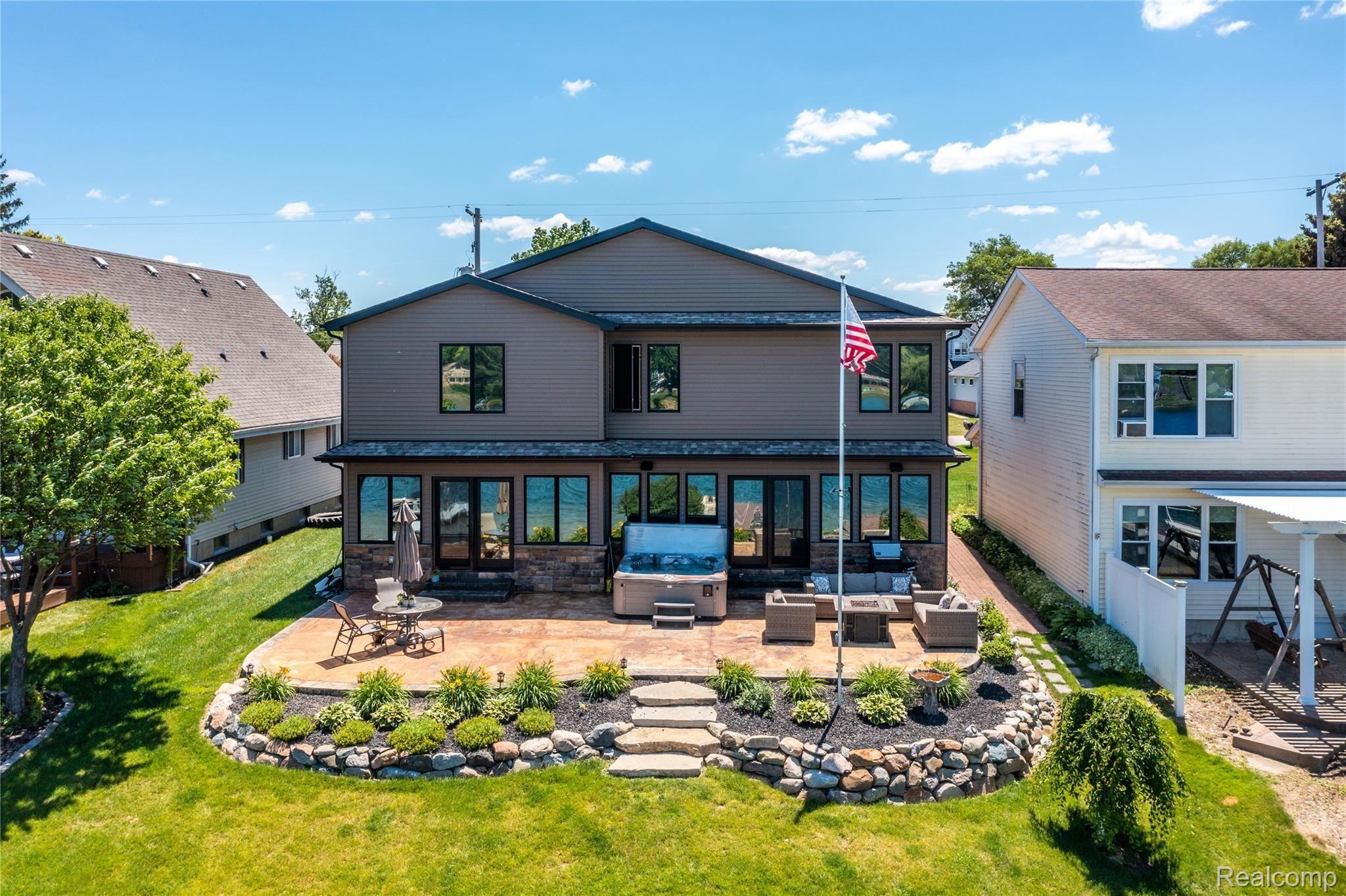 13558 South Horrell Road Fenton, MI 48430 - Photo 20 of 28 Exteriors (22 of 27).jpg