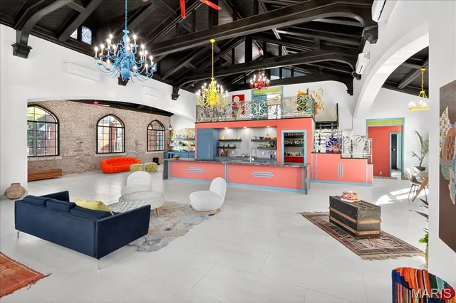 $4,250,000 | 1034 South Kings Highway Boulevard, St. Louis, MO 63110