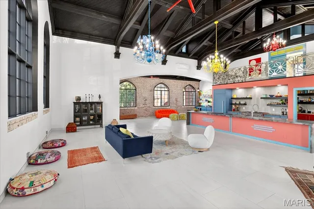 $4,250,000 | 1034 South Kings Highway Boulevard, St. Louis, MO 63110