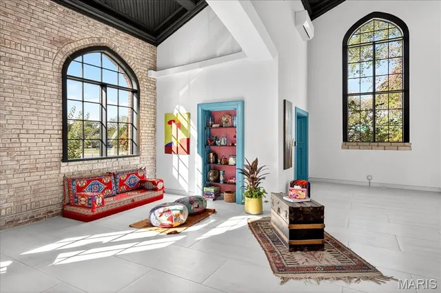 $4,250,000 | 1034 South Kings Highway Boulevard, St. Louis, MO 63110