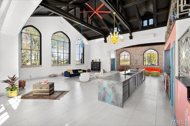 $4,250,000 | 1034 South Kings Highway Boulevard, St. Louis, MO 63110