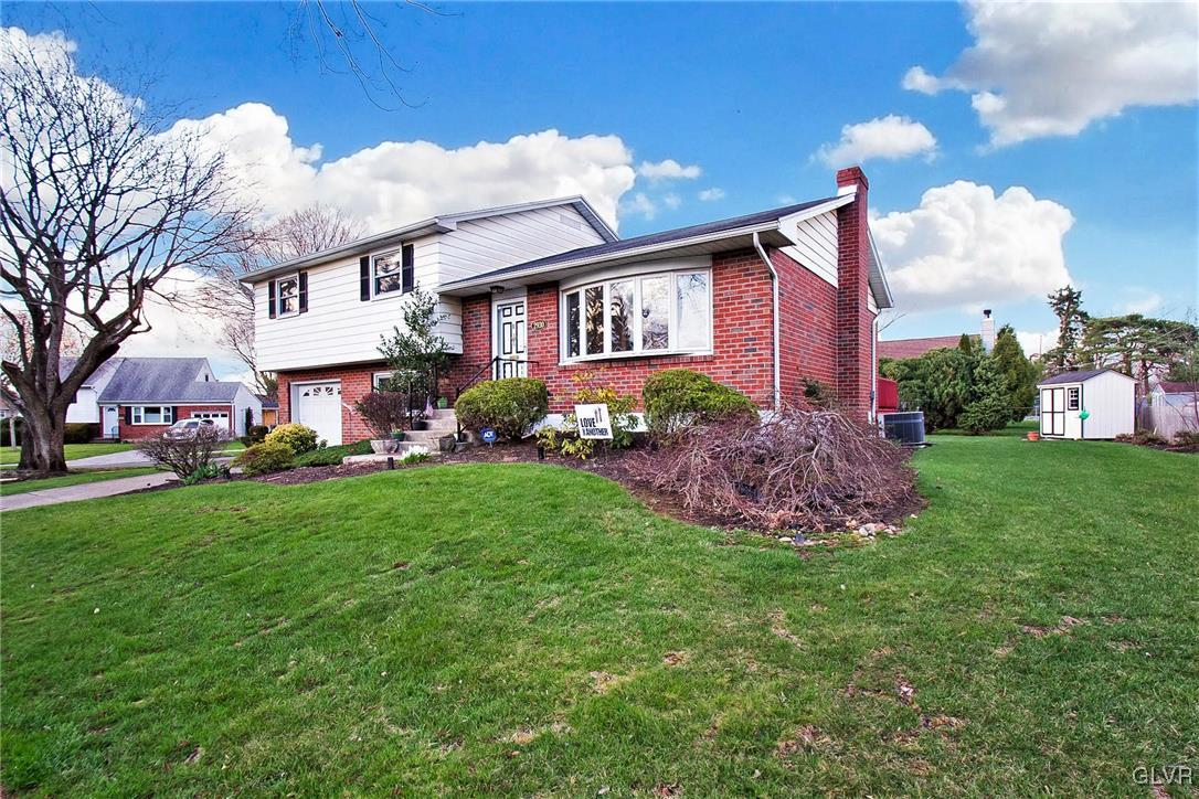 2930 Shakespeare Road Bethlehem, PA 18017 - Photo 2 of 29 Gallery Image 2