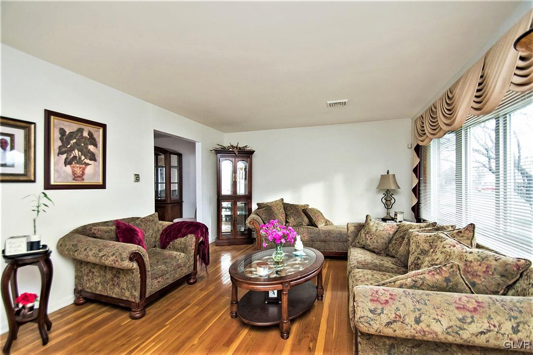 2930 Shakespeare Road Bethlehem, PA 18017 - Photo 5 of 29 Gallery Image 5