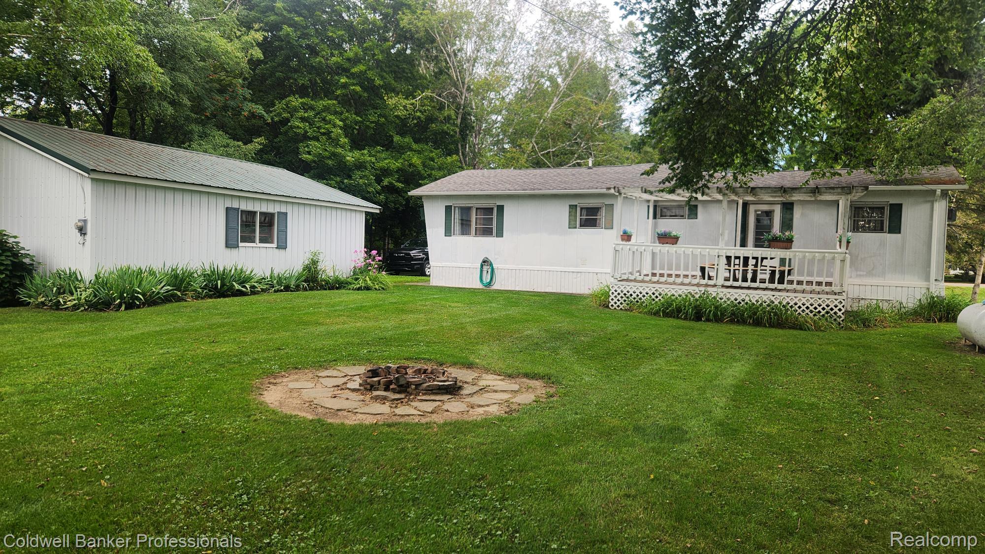 3300 Pointe Aux Barques Road Port Austin, MI 48467 - Photo 5 of 27 1000021272.jpg