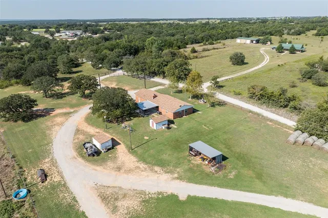 $685,000 | 917 Cole Lane, Sunset, TX 76270