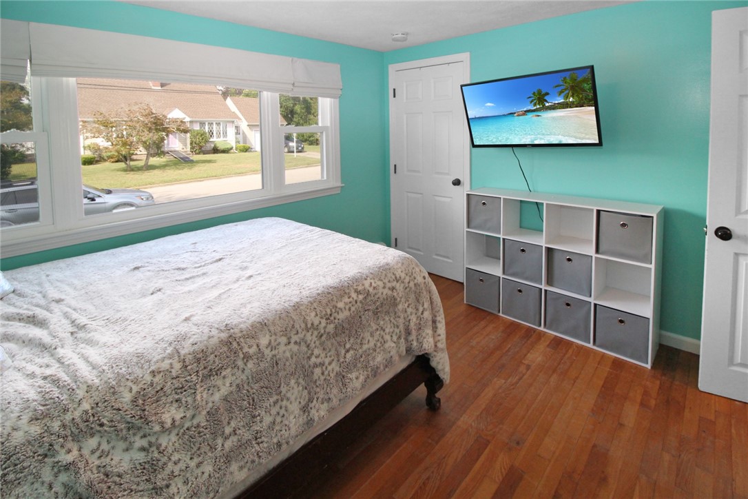 74 Fales Road Bristol, RI 02809 - Photo 25 of 44 2nd Bedroom