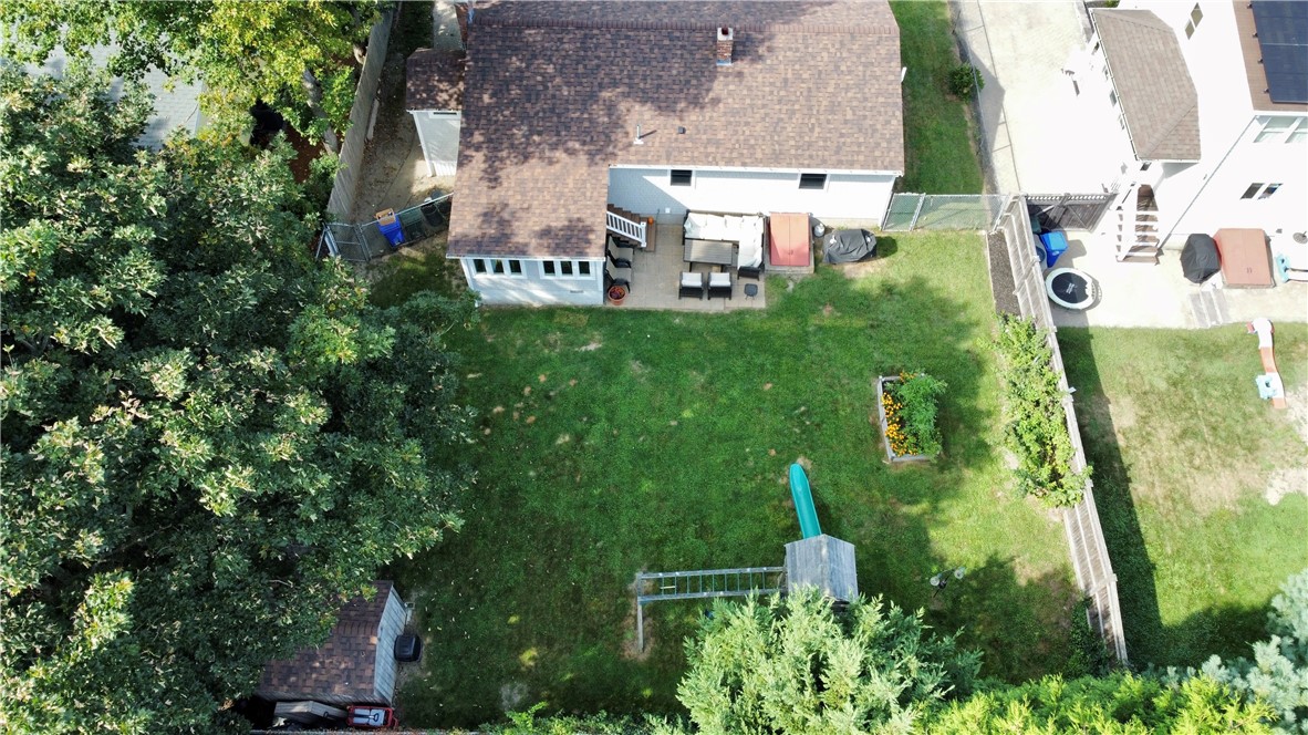 74 Fales Road Bristol, RI 02809 - Photo 3 of 44