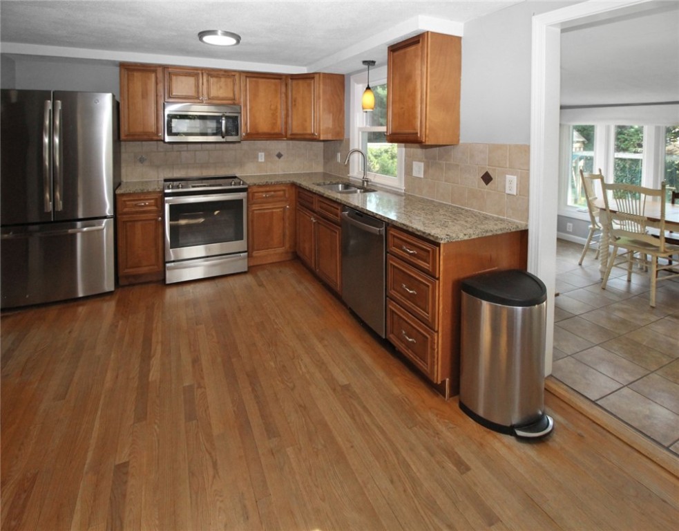74 Fales Road Bristol, RI 02809 - Photo 10 of 44