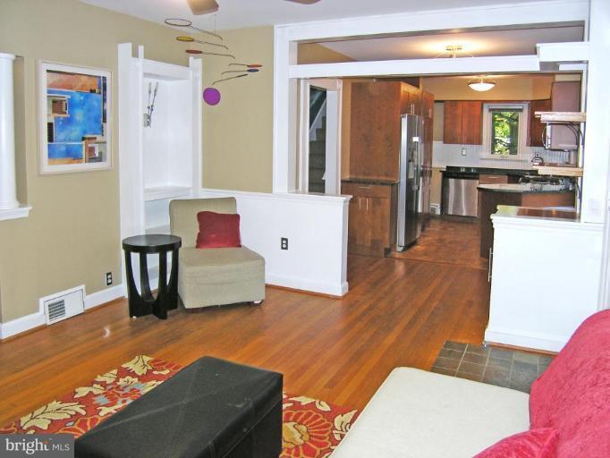 4 Knox Place Silver Spring, MD 20901 - Photo 18 of 26 Living Room #3