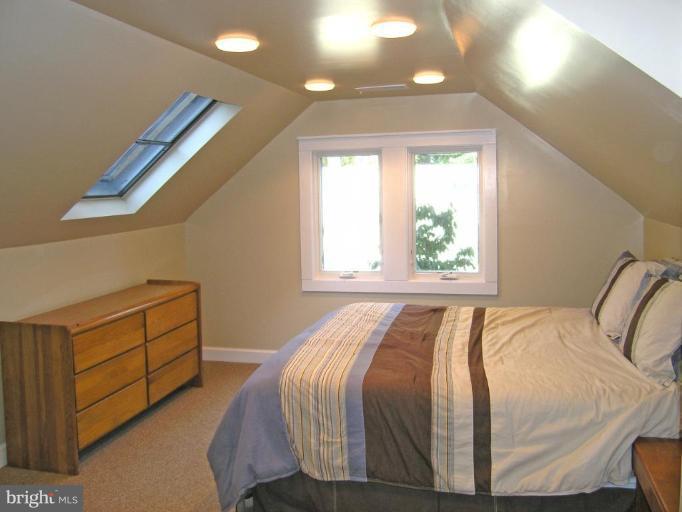 4 Knox Place Silver Spring, MD 20901 - Photo 20 of 26 Master Bedroom