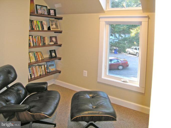 4 Knox Place Silver Spring, MD 20901 - Photo 23 of 26 Sitting Room