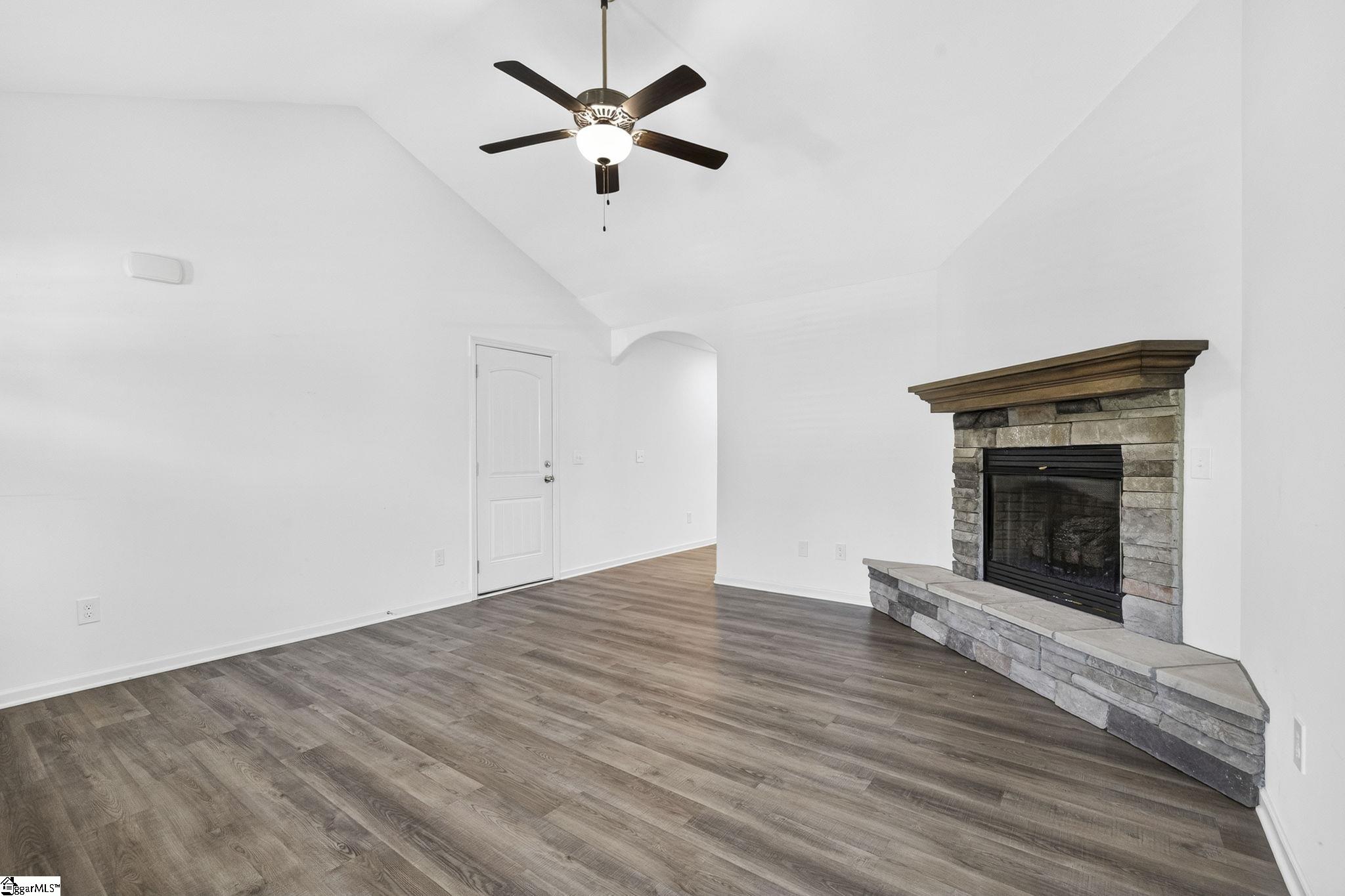 16 Mendham Lane Greer, SC 29650 - Photo 7 of 30 Gallery Image 7