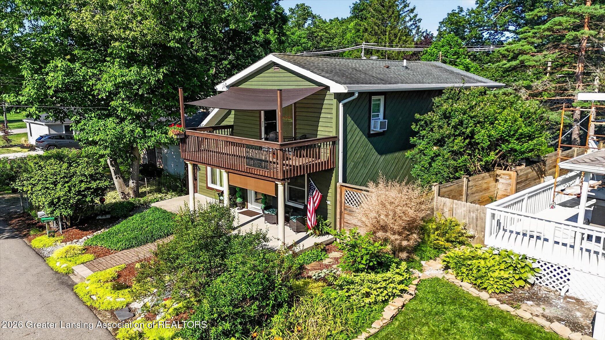 6227 West Reynolds Road Haslett, MI 48840 - Photo 4 of 92 71-6227-W-Reynolds-Rd-WindowStill-Photog