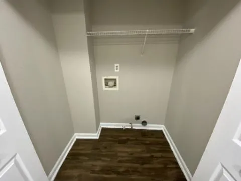 a view of walk in closet