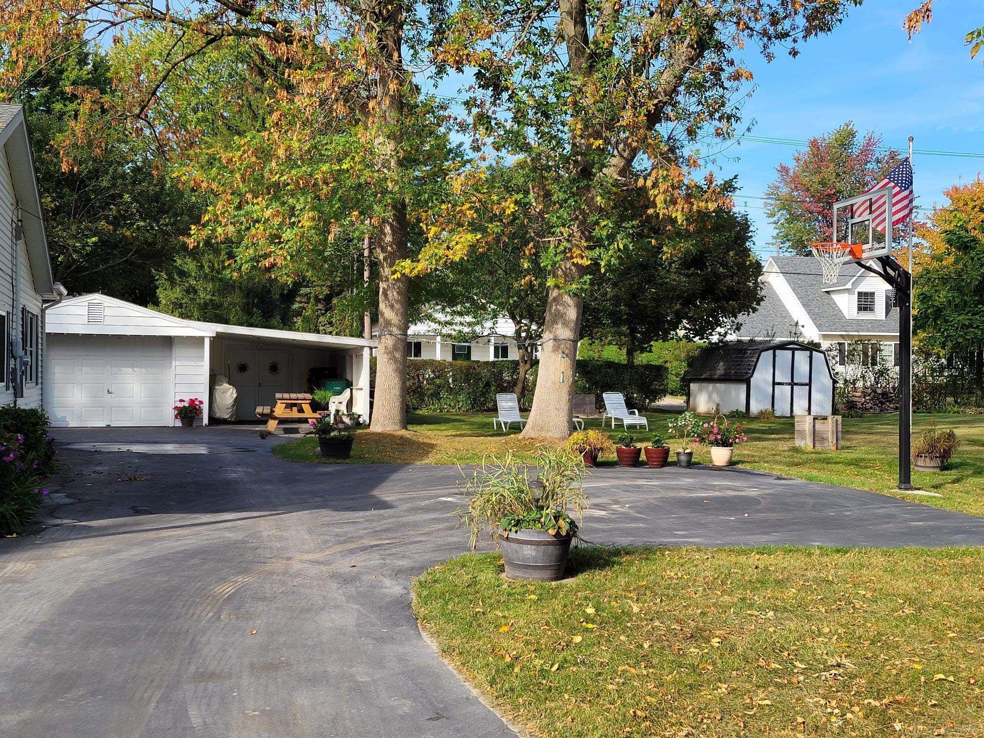 7469 Birchtree Road Lexington, MI 48450 - Photo 6 of 40 50092235-5.JPG