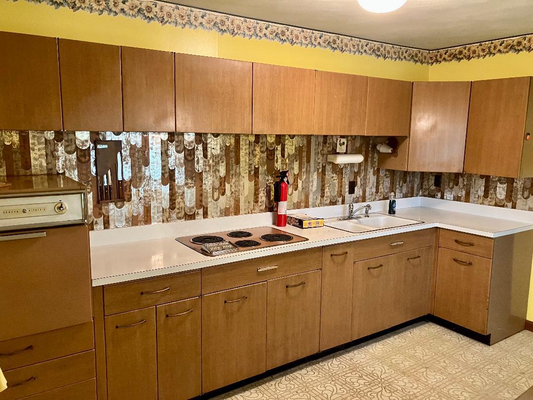 1327 Long Street Dixon, IL 61021 - Photo 2 of 18