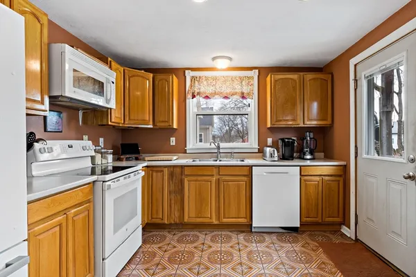 $675,000 | 86-88 Division Street, North Attleboro, MA 02760