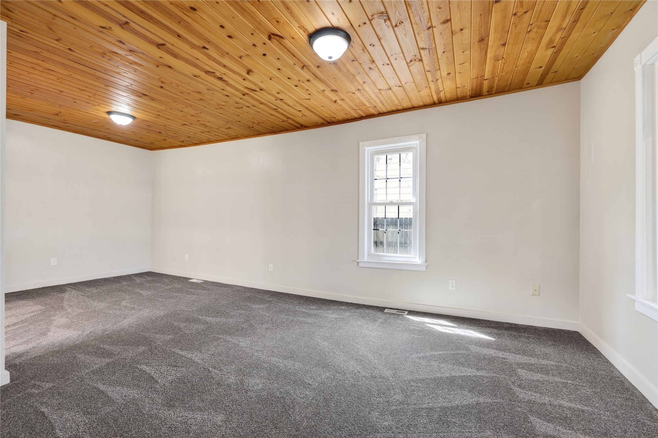 816 North Summit Street Spooner, WI 54801 - Photo 10 of 35