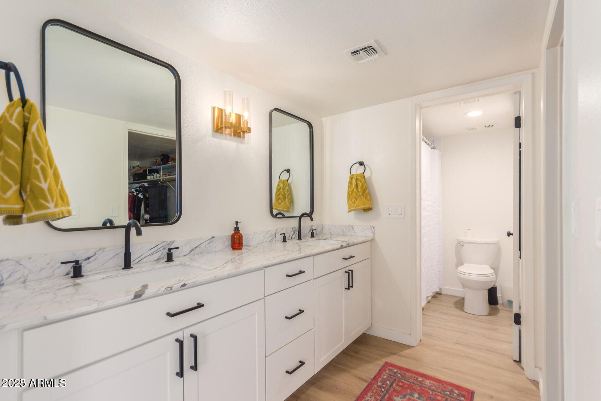 5122 North 31st Way, Unit 238 Phoenix, AZ 85016 - Photo 13 of 21 Primary Bathroom