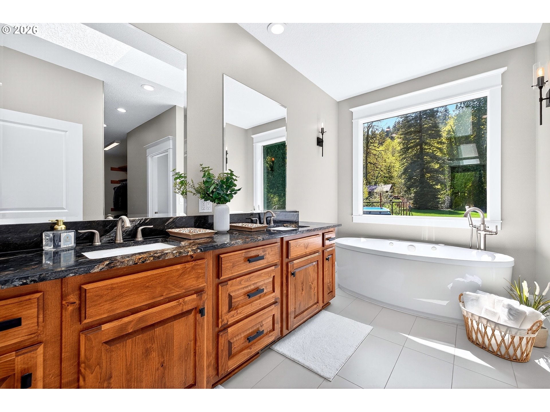 17150 Southeast Ten Eyck Road Sandy, OR 97055 - Photo 16 of 43 En Suite Bathroom