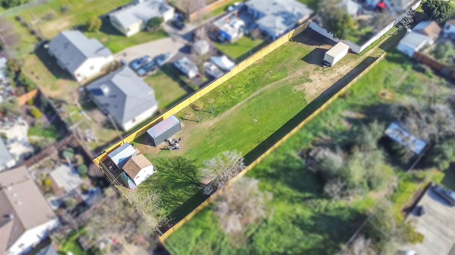 4194 63rd Street Sacramento, CA 95820 - Photo 25 of 41 a view of yard