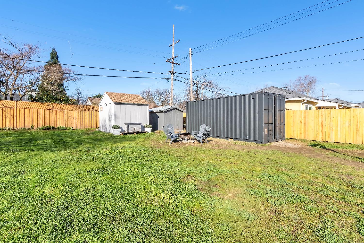 4194 63rd Street Sacramento, CA 95820 - Photo 7 of 41 a view of a back yard of the house