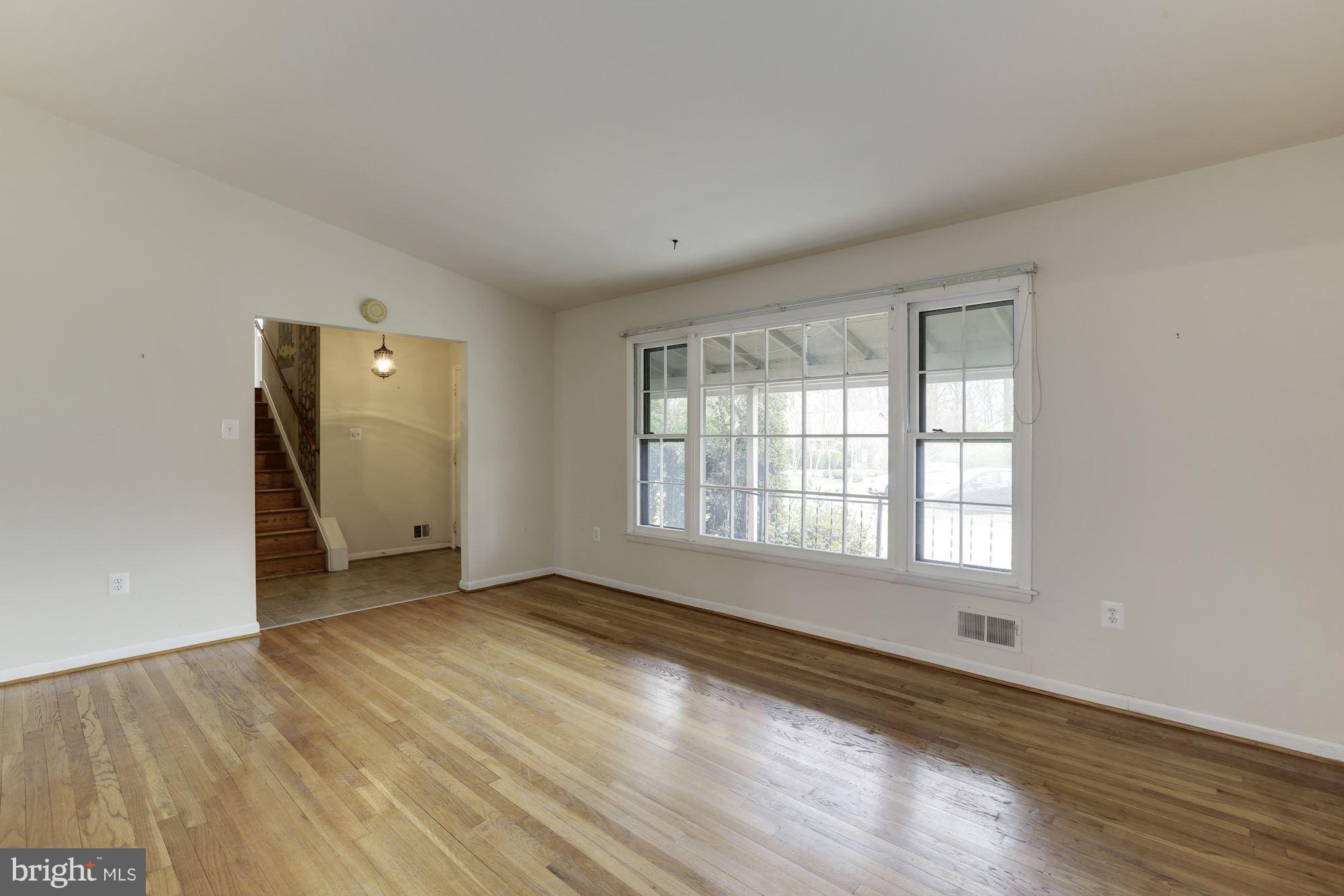 2704 Rambler Court Adelphi, MD 20783 - Photo 4 of 27 Living Room