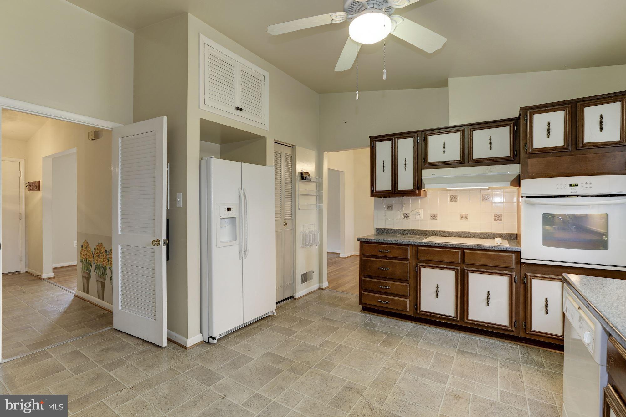 2704 Rambler Court Adelphi, MD 20783 - Photo 7 of 27 Kitchen