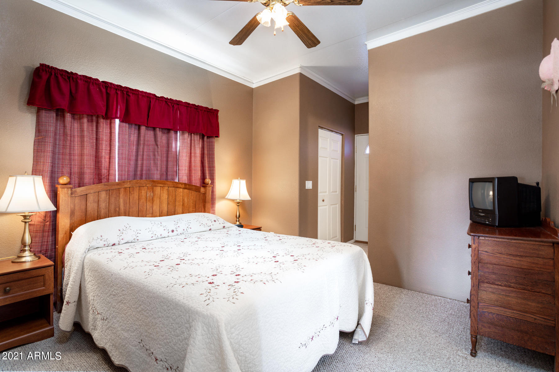 2210 Rodeo Road Overgaard, AZ 85933 - Photo 12 of 27 2210 Rodeo Rd