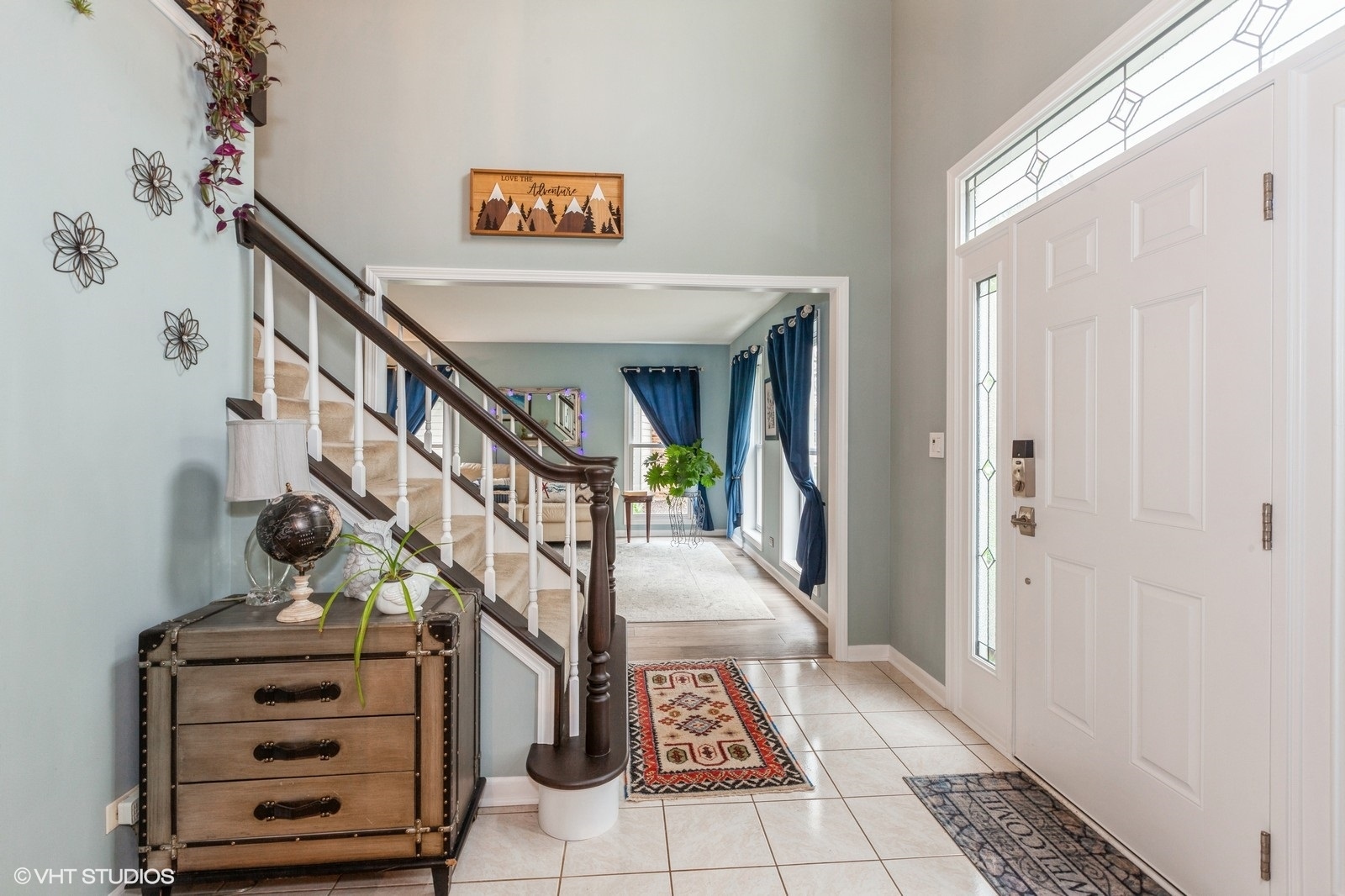 446 Quail Drive Naperville, IL 60565 - Photo 2 of 24 a view of entryway