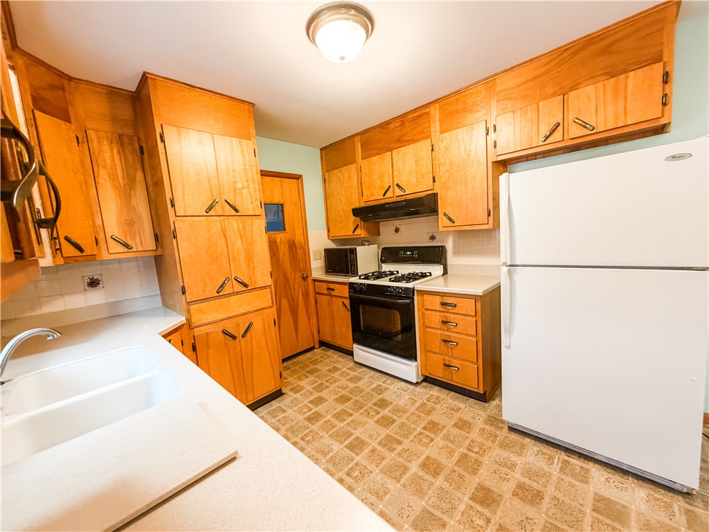 93 Capitol Street Auburn, NY 13021 - Photo 5 of 34