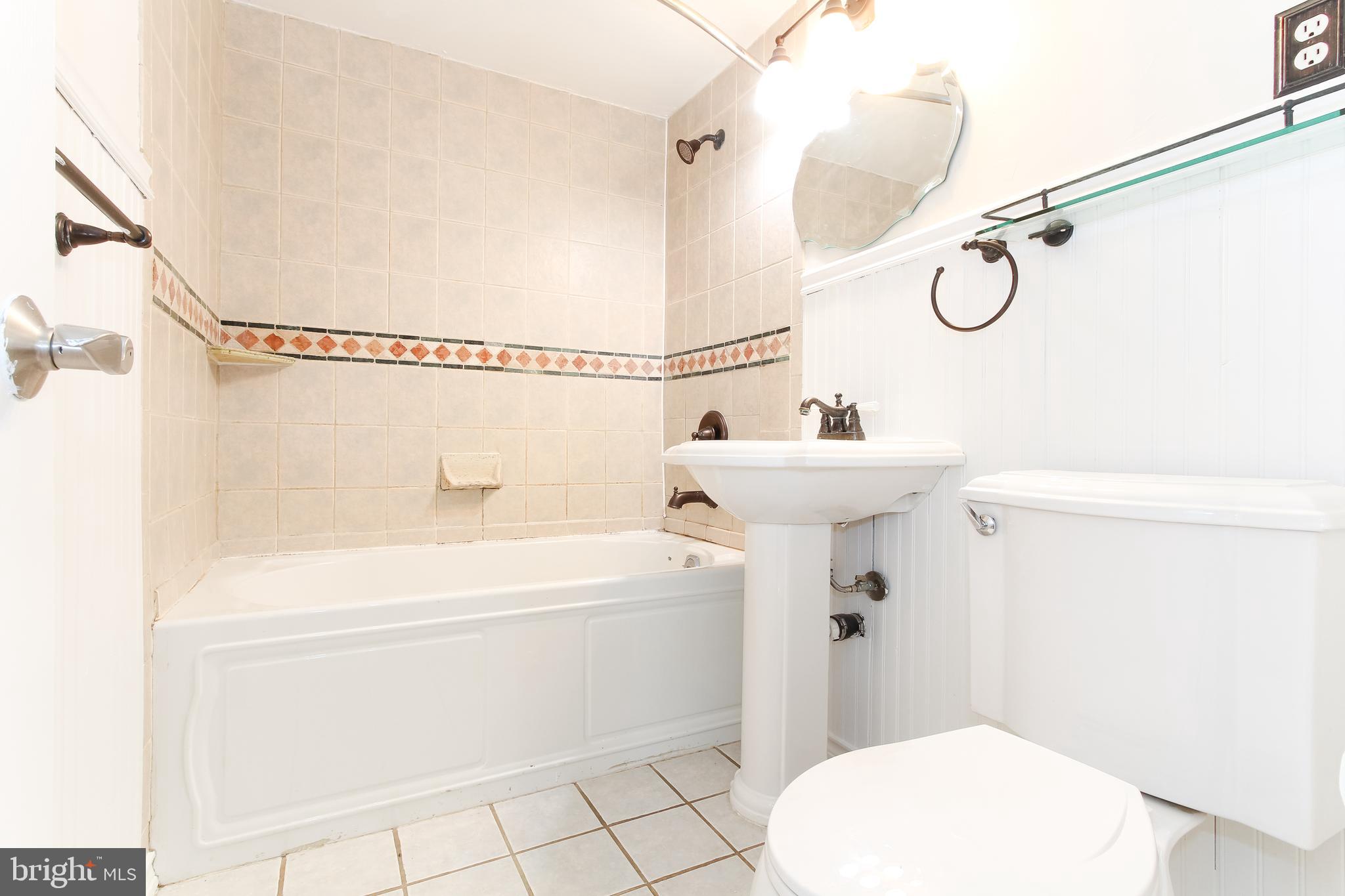 1508 South George Mason Drive, Unit 10 Arlington, VA 22204 - Photo 13 of 25 Bathroom