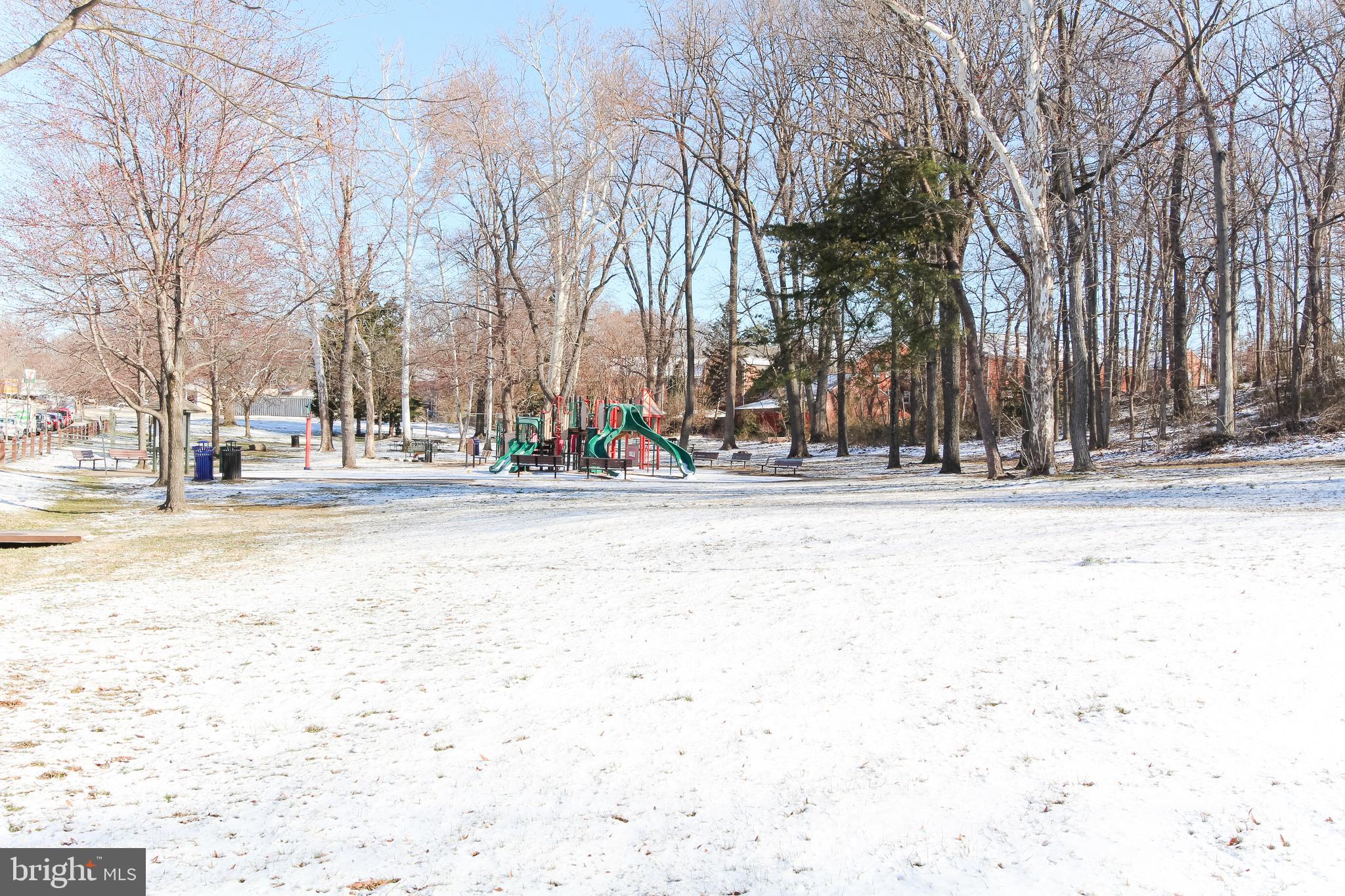 1508 South George Mason Drive, Unit 10 Arlington, VA 22204 - Photo 23 of 25 Local Park