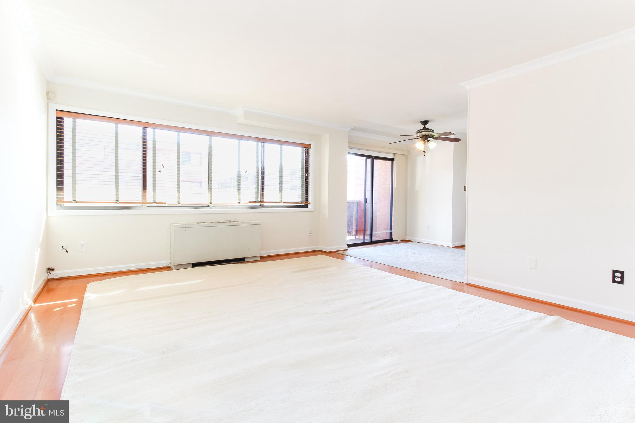 1508 South George Mason Drive, Unit 10 Arlington, VA 22204 - Photo 7 of 25 Living Room