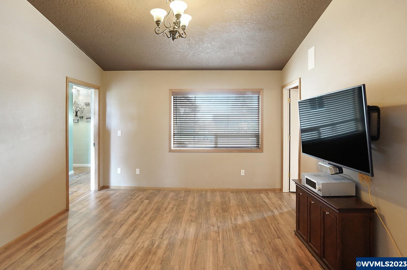 198 Northwest Reed Lane Dallas, OR 97338 - Photo 15 of 42