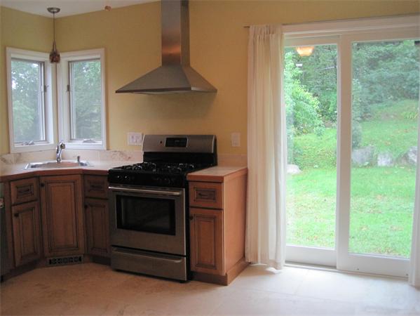 92 Pennybrook Road Lynn, MA 01905 - Photo 6 of 28 Gallery Image 6