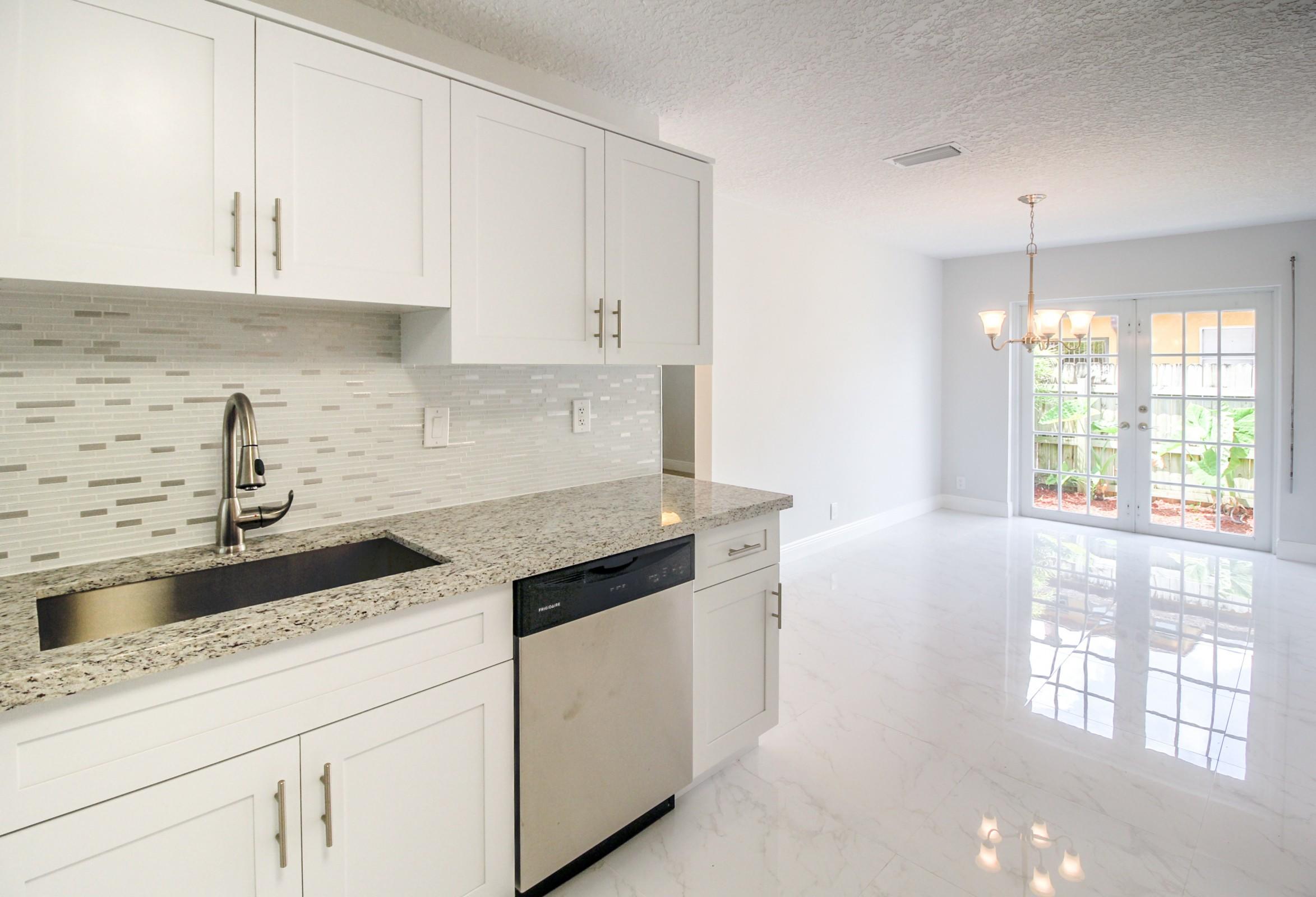 4920 Northwest 3rd Terrace Boca Raton, FL 33431 - Photo 8 of 29 Kitchen/Breakfast
