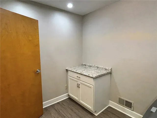 $2,350 | 1289 Creek Street, Penfield, NY 14580