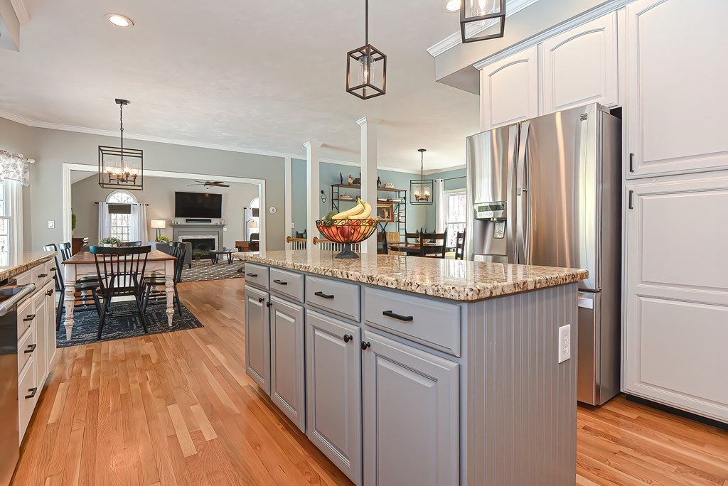 84 Prospect Street Upton, MA 01568 - Photo 6 of 42 Gallery Image 6
