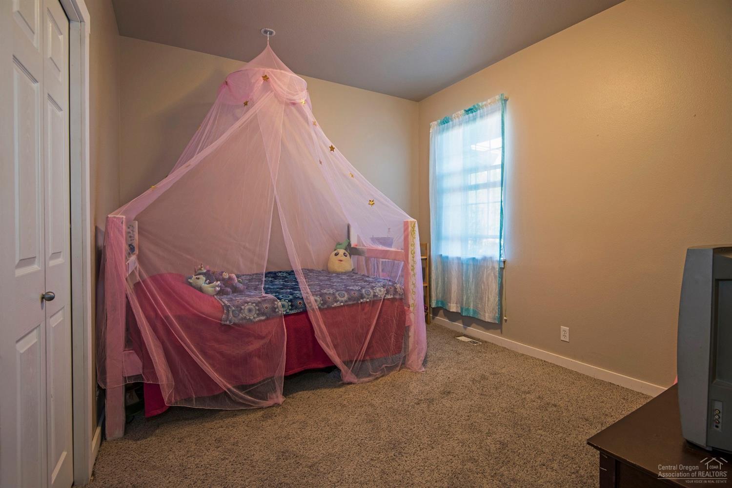 20551 Rolen Avenue Bend, OR 97702 - Photo 13 of 19 Additional Photo