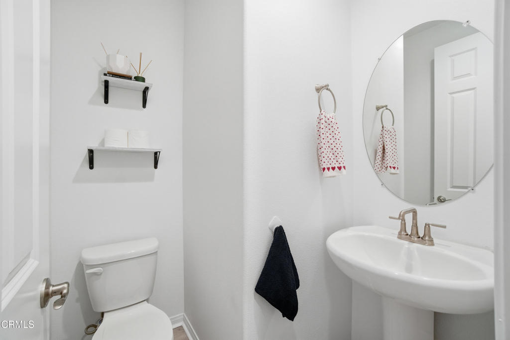 1873 Brittlebush Road Santa Paula, CA 93060 - Photo 13 of 47 Bathroom