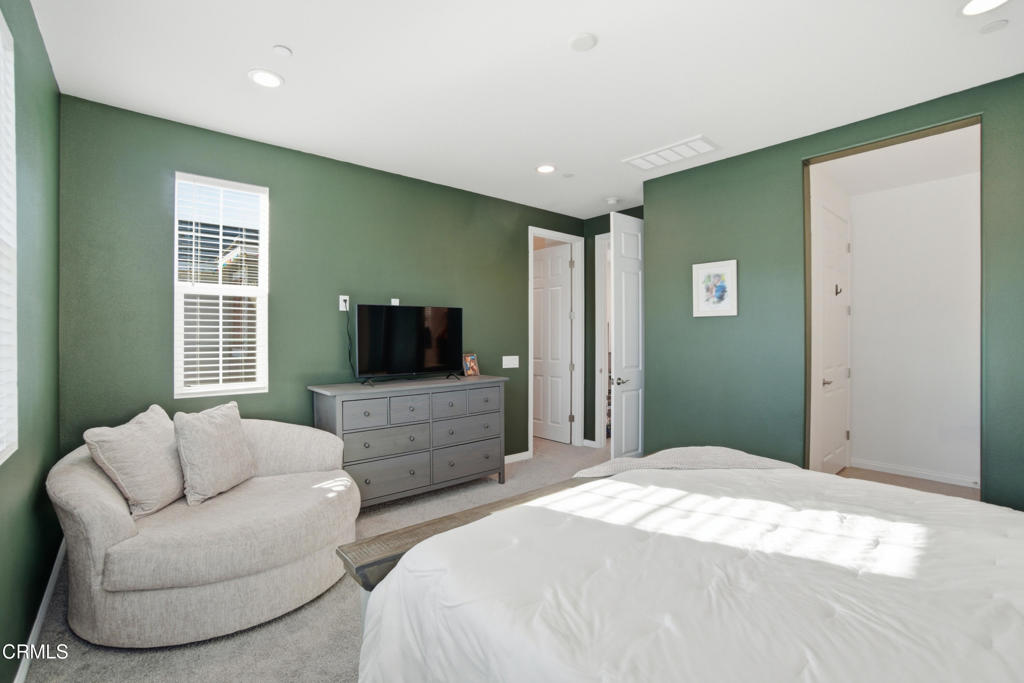1873 Brittlebush Road Santa Paula, CA 93060 - Photo 17 of 47 Primary Bedroom (1)