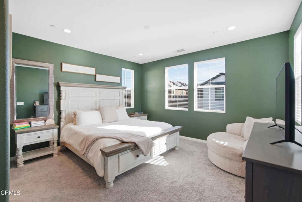 1873 Brittlebush Road Santa Paula, CA 93060 - Photo 17 of 48 Primary Bedroom