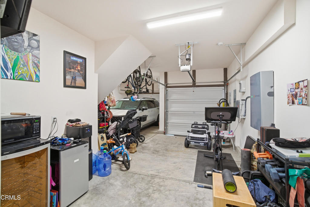 1873 Brittlebush Road Santa Paula, CA 93060 - Photo 32 of 48 Garage