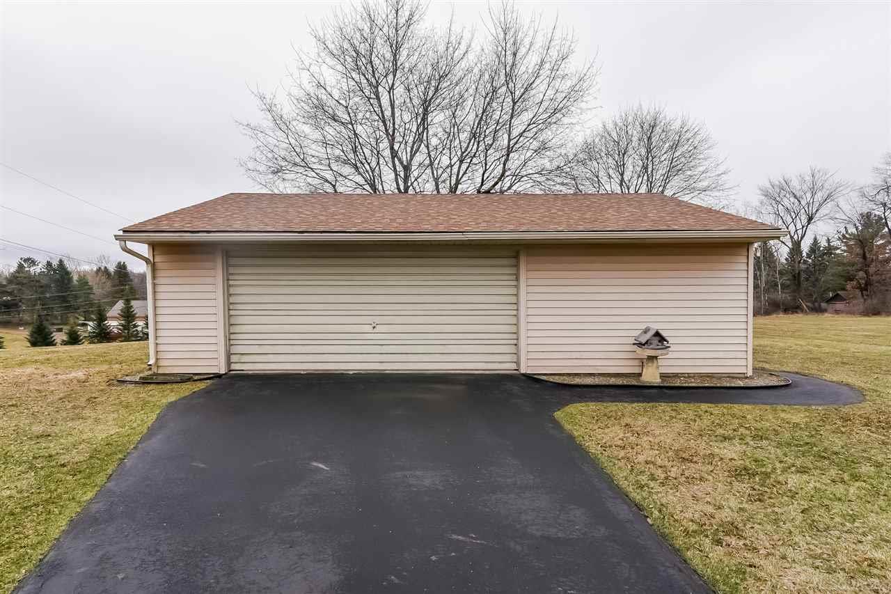 200 Mack Road Leonard, MI 48367 - Photo 28 of 40