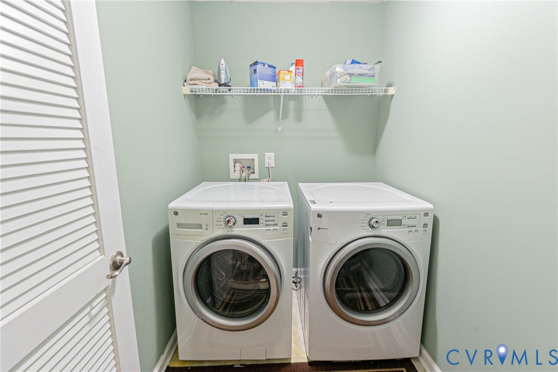 7533 South Franklins Way Quinton, VA 23141 - Photo 27 of 46 a utility room with dryer and washer