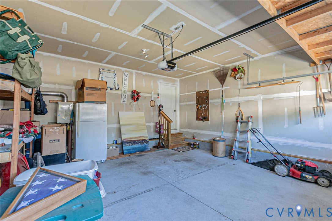 7533 South Franklins Way Quinton, VA 23141 - Photo 43 of 46 a view of a room with gym equipment